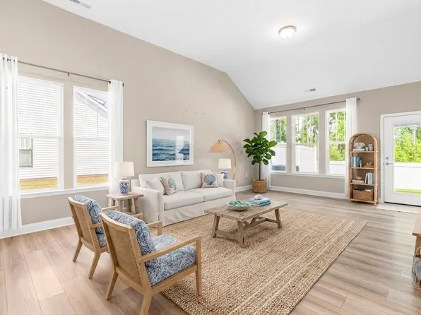 47 Whitley Ridge Dr, Clayton, NC 27527