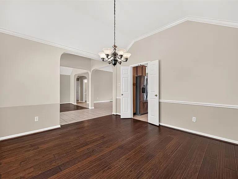 2726 Martinec Dr — Photo 6