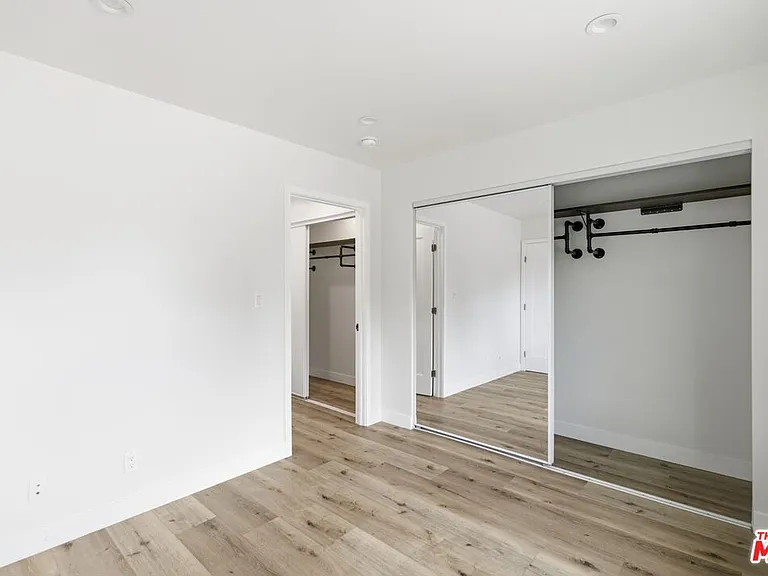 8337 Gladbeck Ave — Photo 17