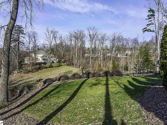 3rd image of 204 Sorrento Dr