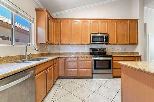 7421 S Kachina Dr Photo 1