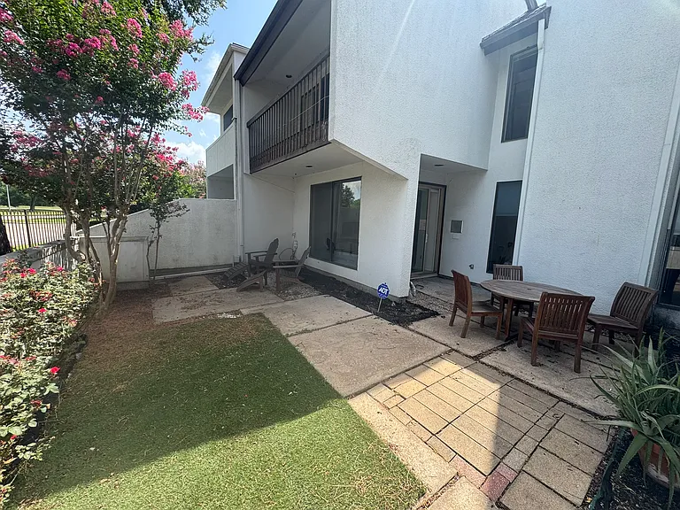 7655 S Braeswood Blvd #8 — Photo 17