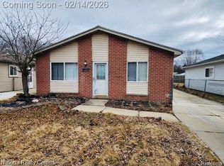 9509 Sylvia St, Taylor, MI 48180