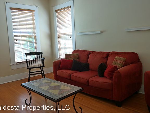 5th image of 304 E College St