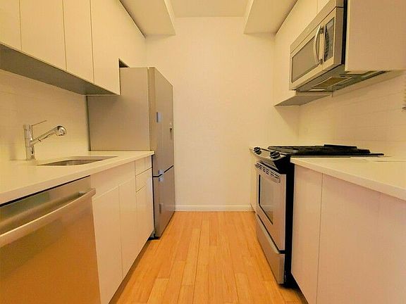 3rd image of 242 W 61st St APT 2A