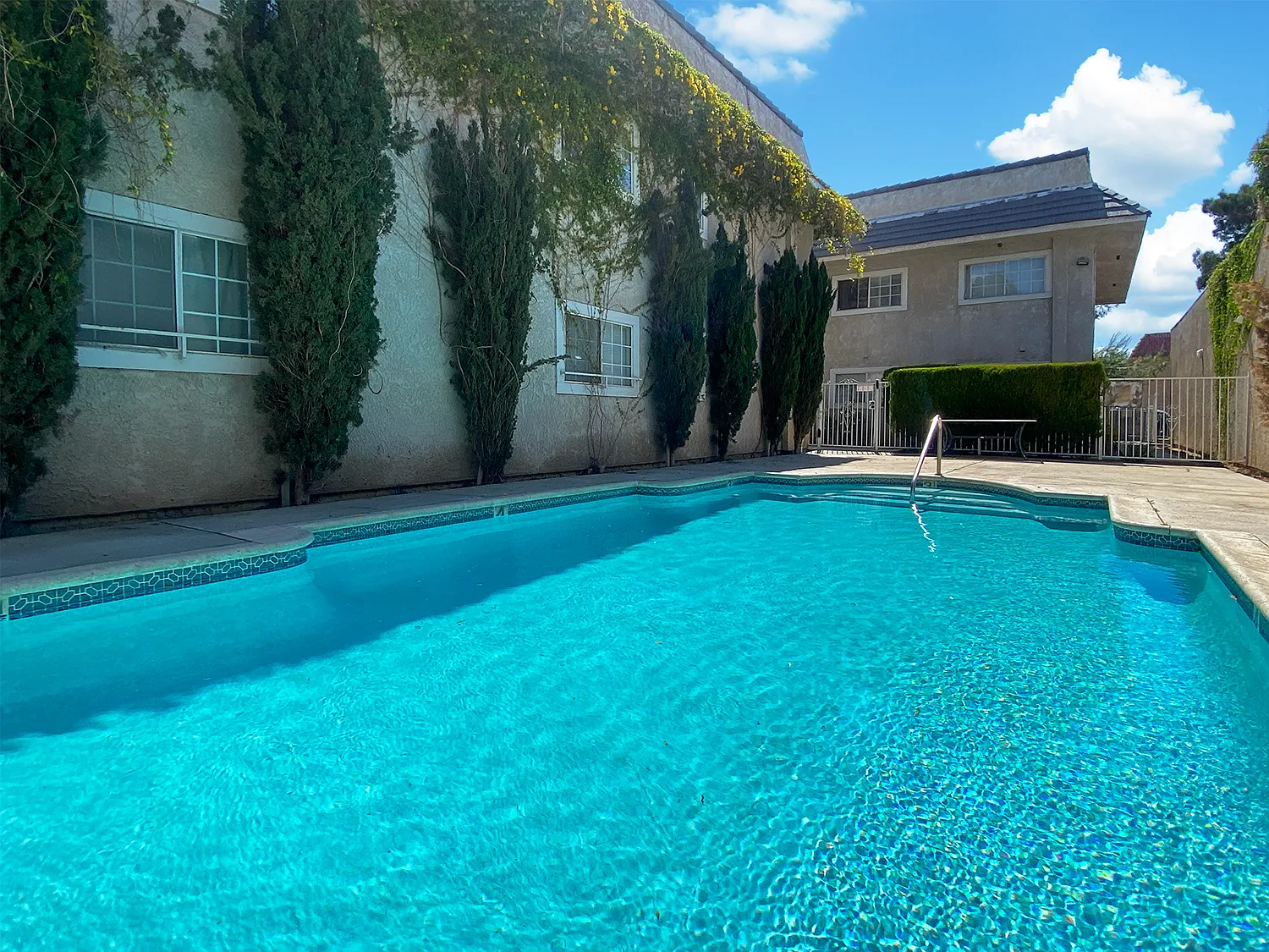 Pinecrest Apartments — Photo 2