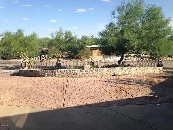 2nd image of 1520 W Calle Del Media