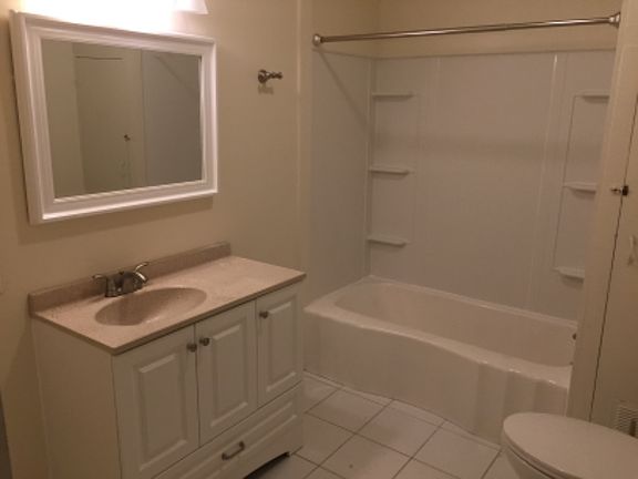 5th image of 1424 Live Oak St
