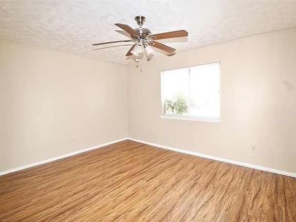 5th image of 14302 Quiet Town Ln
