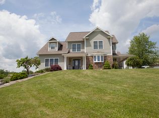 370 County Road 8, Farmington, NY 14425