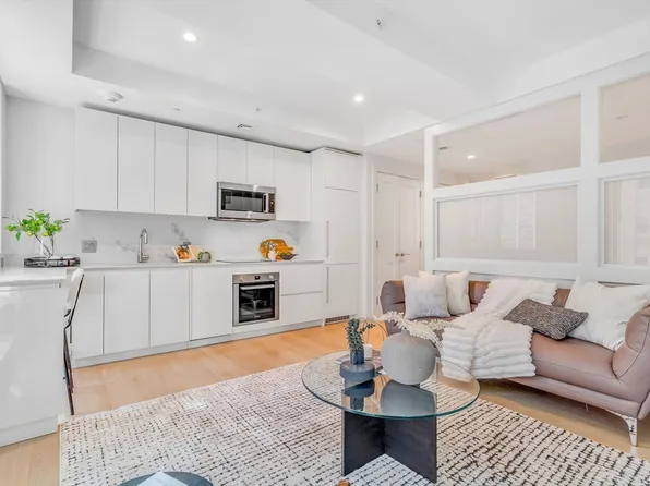 135 Seaport Blvd #612, Boston, MA 02210