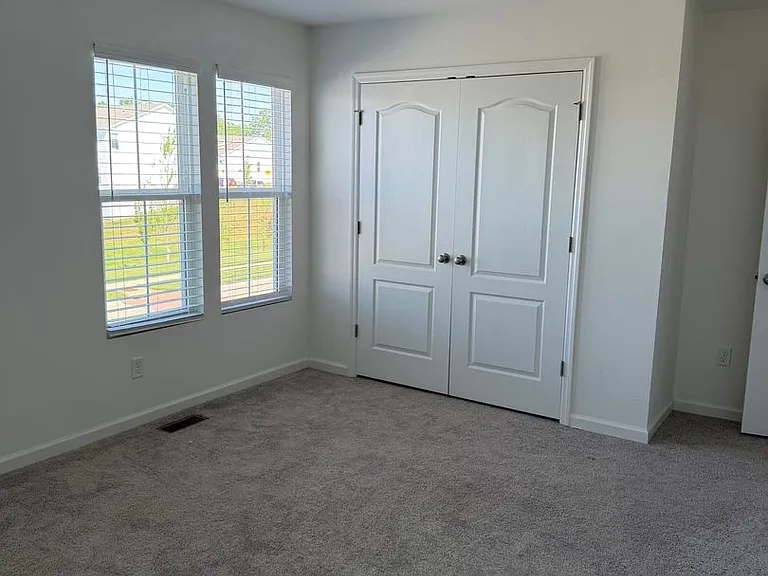 60 Mora Blvd — Photo 23