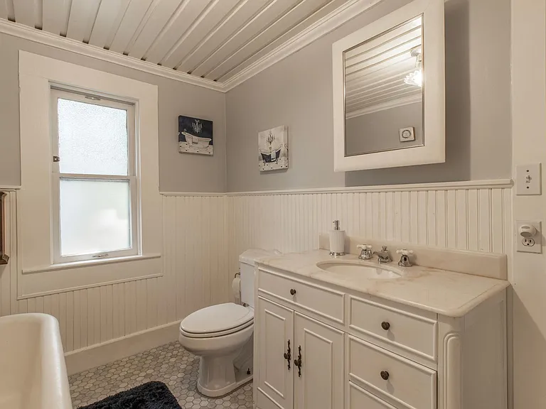1503 S Elm St — Photo 15