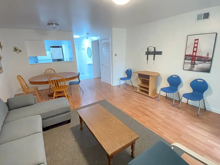 1396 Hunters Rd #G — Photo 20