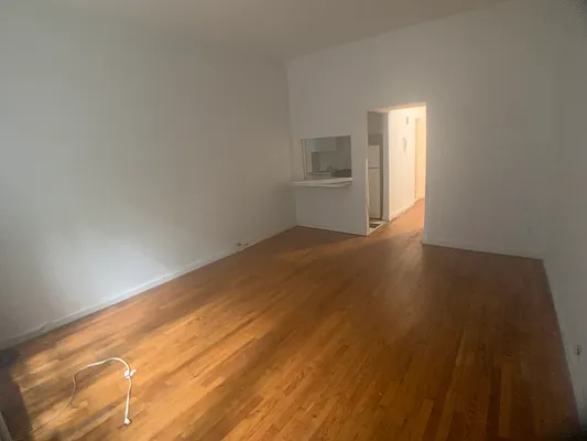 Rented by Compass | media 9