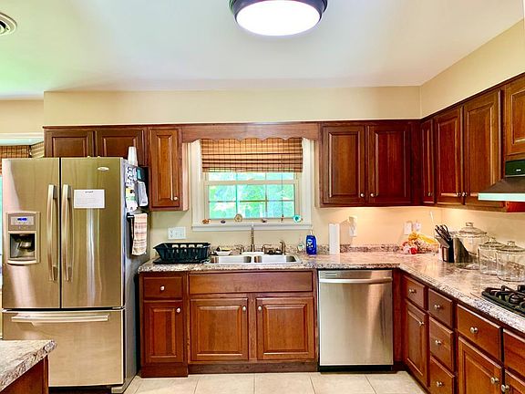 4th image of 109 Rollingwood Dr