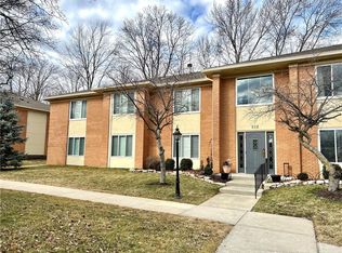 512 E Hunters Dr, Carmel, IN 46032