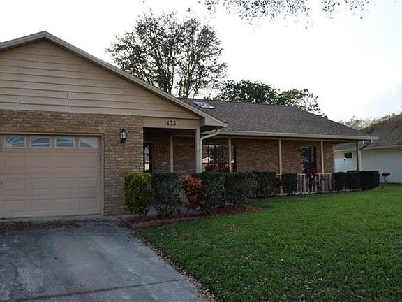 3rd image of 1433 Wood Lake Cir
