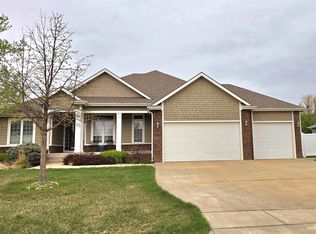 422 Greystone Dr, Salina, KS 67401