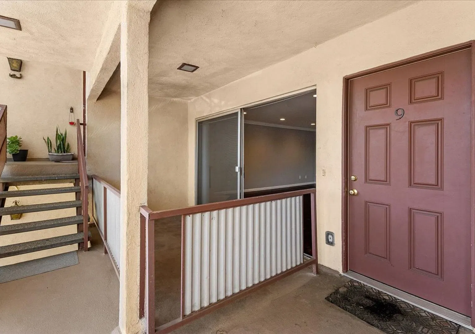5232 Fairview Blvd — Photo 2