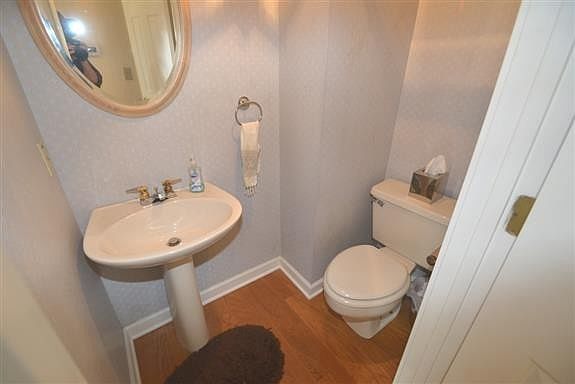 5th image of 105 Stokeswood Pl