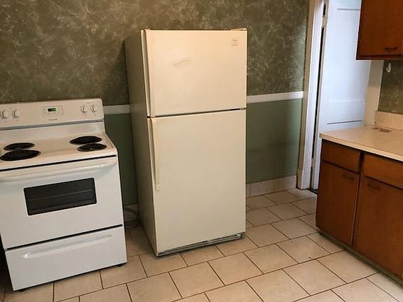 4th image of 1287 Cranford Ave