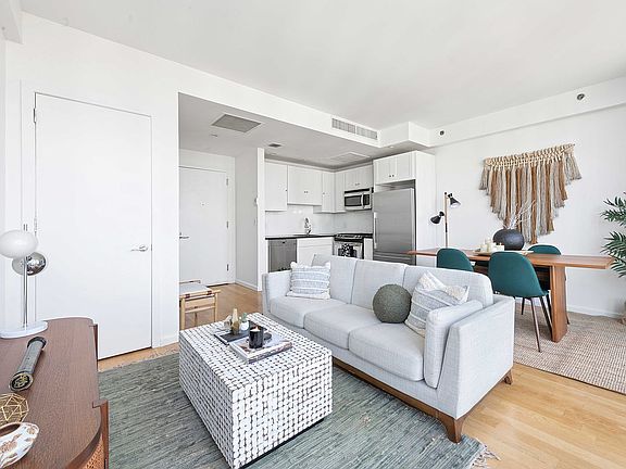 5th image of 82 Irving Pl APT 6D
