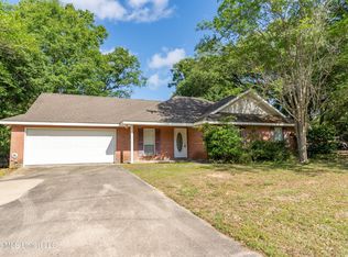 231 E Sunnybrook Rd, Carriere, MS 39426