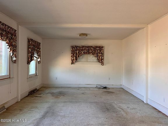 5th image of 10199 Aberdeen Road