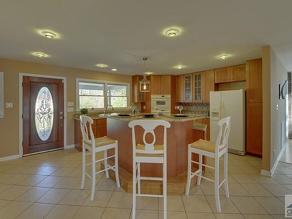 5th image of 266 Harvey Ln