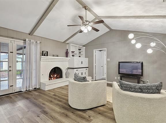2nd image of 1413 Kingsbridge Dr