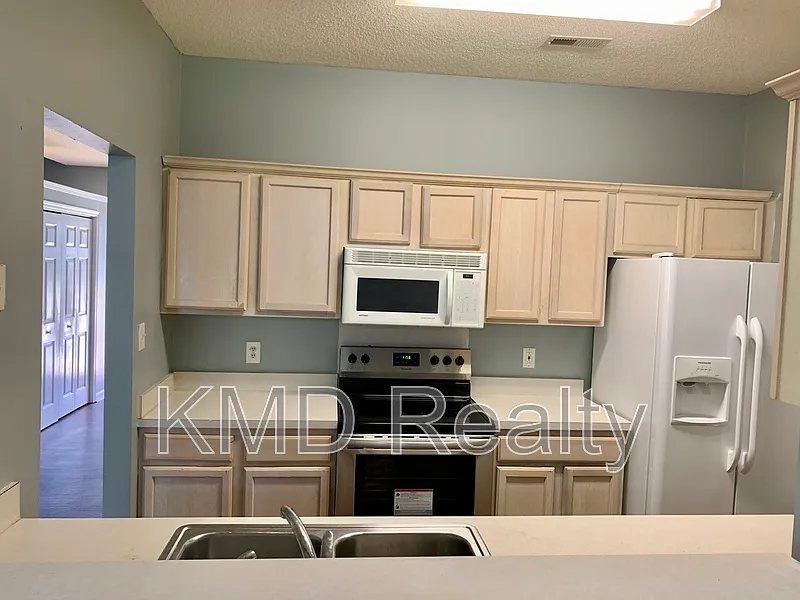 2 bed, 2.5 bath, 1530 sqft, $1,650 — Photo 3