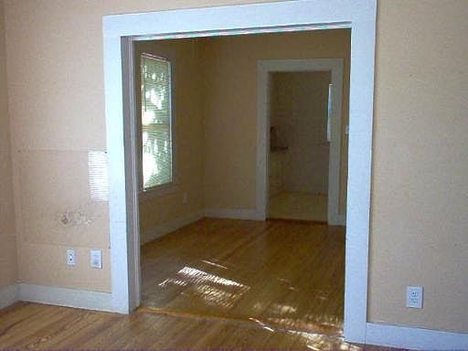 2nd image of 554 S CASTELL AVE