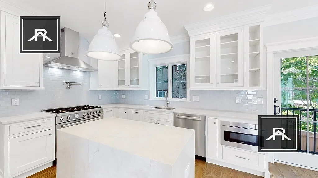 4 bed, 3.5 bath, $9,000 — Photo 1