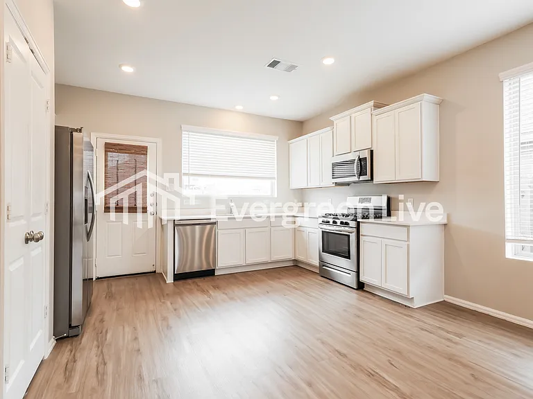 19434 Peppazzi Dr — Photo 3