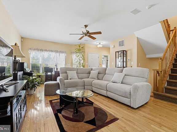 3rd image of 67 Buckingham Pl