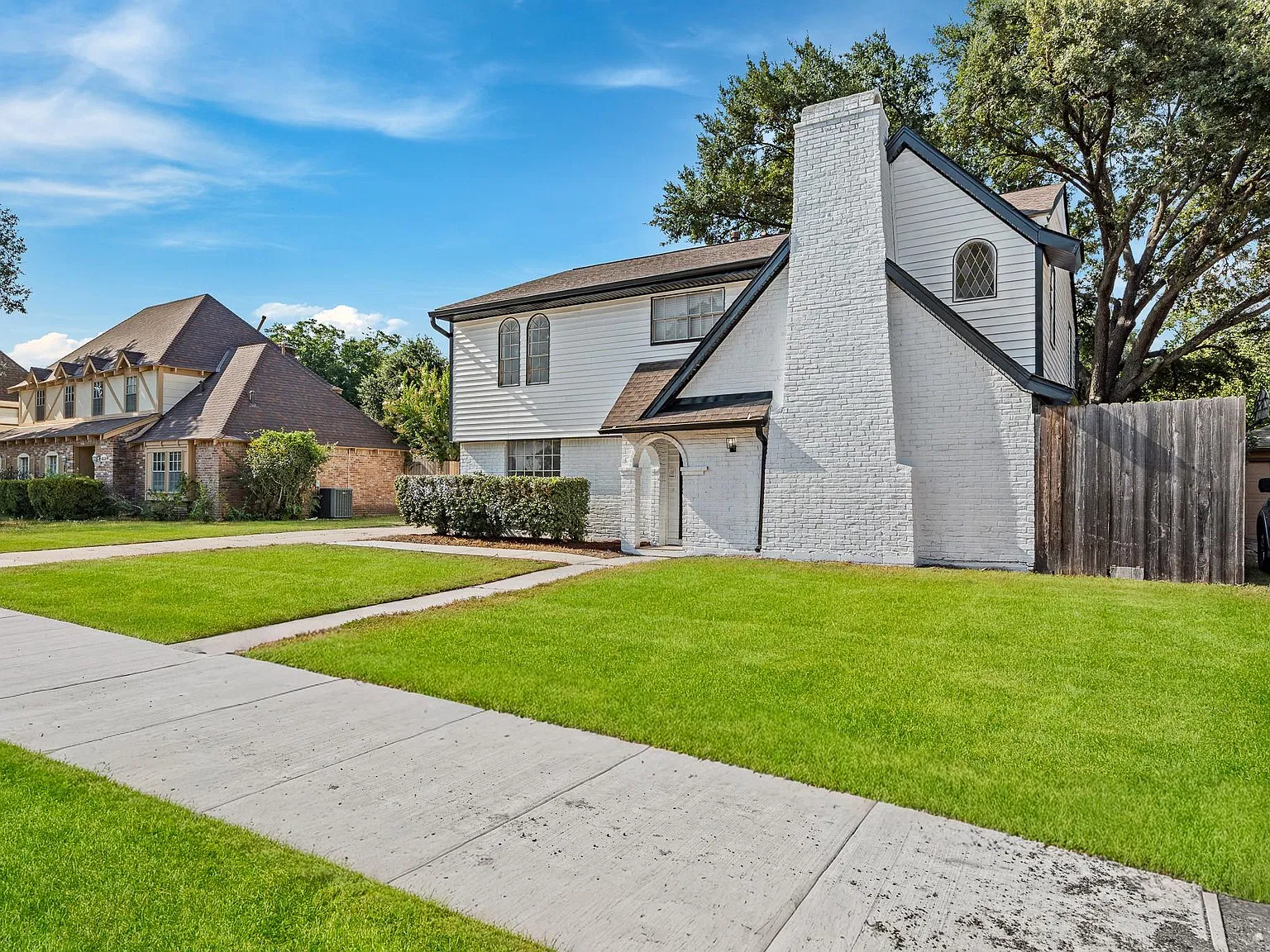 3 bed, 2.5 bath, 2265 sqft, $3,950 — Photo 1