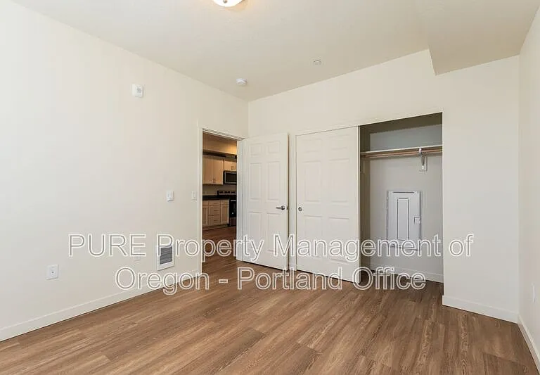 Halsey Crossing Apartments — Photo 55