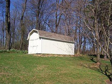 3rd image of 50270 Louise Ave