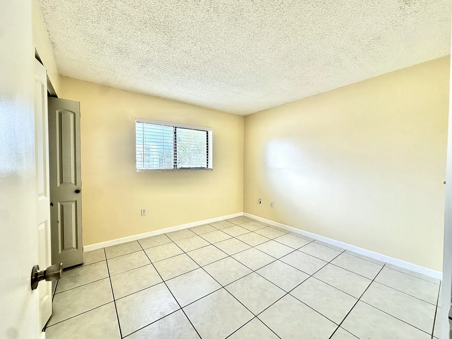 2 bed, 2.0 bath, 1016 sqft, $2,300 — Photo 2