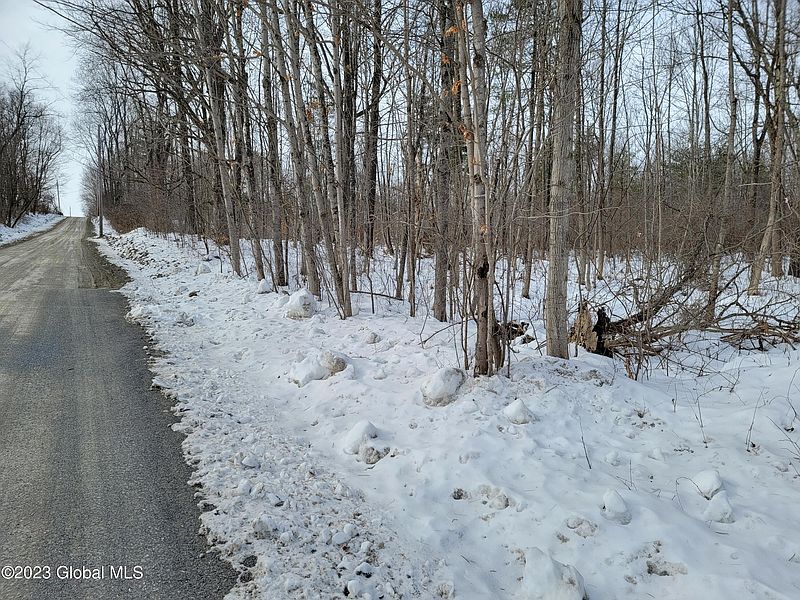 5th image of 315 Tory Hill Road