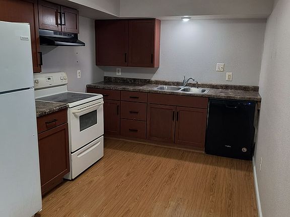 4th image of 724 N Maple St #2