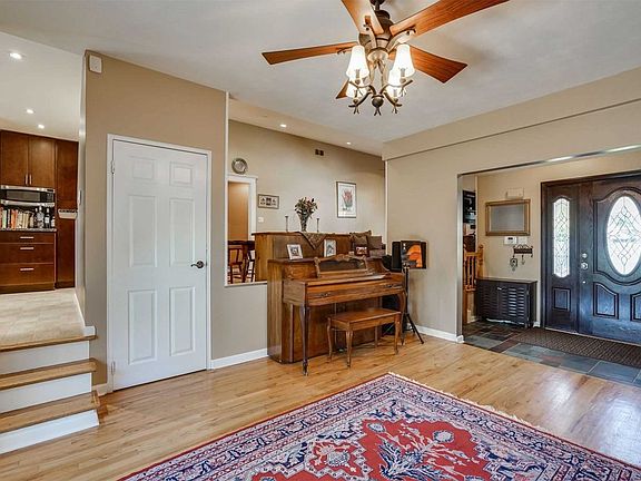 3rd image of 25 Leroy St