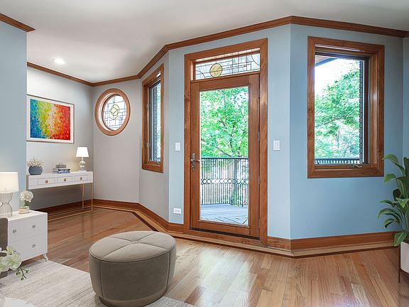 5th image of 1031 N Marshfield Ave #2