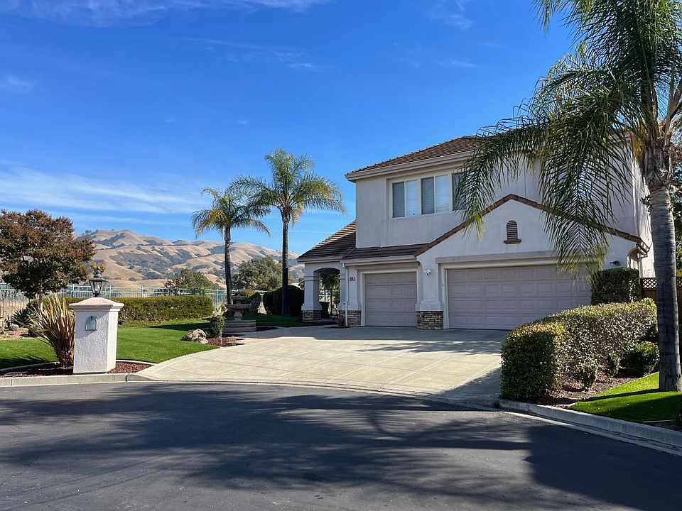 1st image of 6048 La Spezia Pl