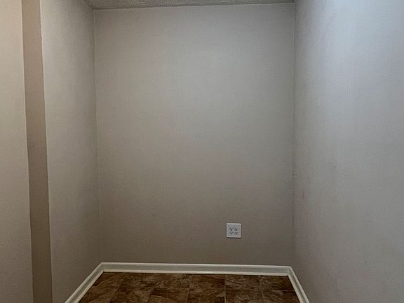 3rd image of 6212 Dalford Dr