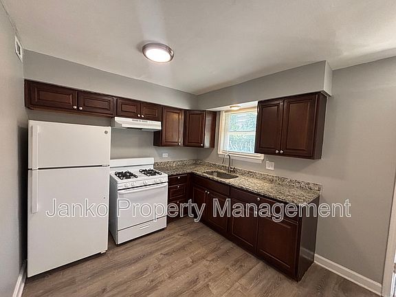 2nd image of 392 Hickory St #1E