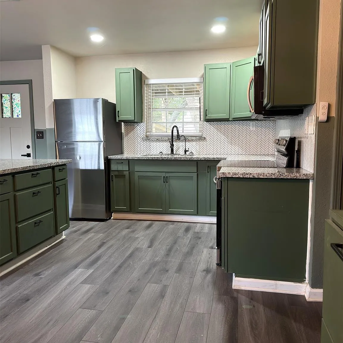 2 bed, 2.0 bath, 864 sqft, $1,850 — Photo 3