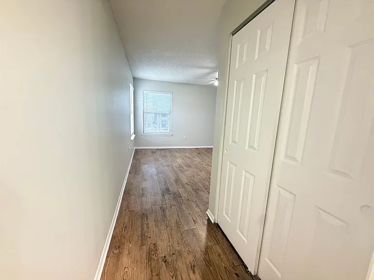 Glenbrooke Apartments — Photo 43