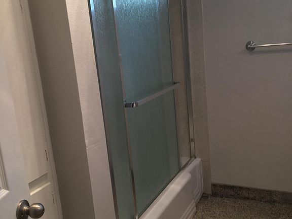 5th image of 1314 Agate St APT D